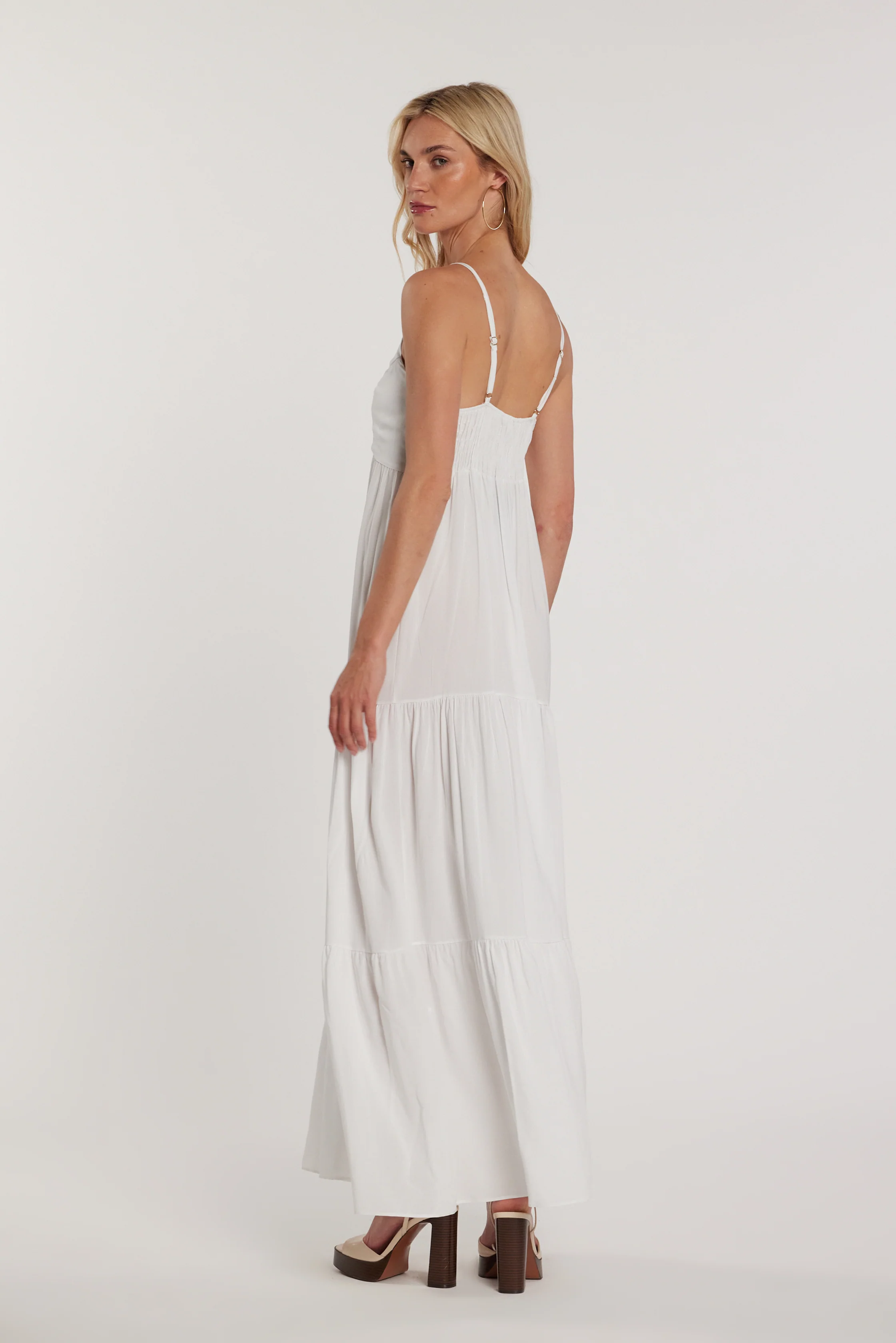 Abito AMBRAS lungo smanicato scollo cuore con taglio sul seno più punto smok - Image 3