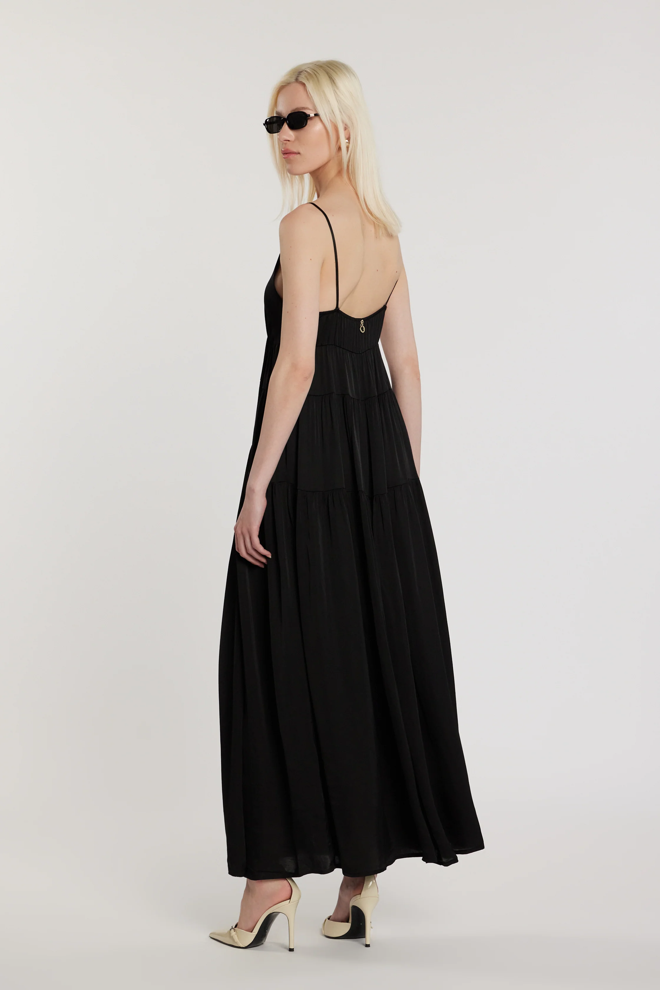 Abito MANNYS lungo smanicato con arricci più balze in raso - Image 3