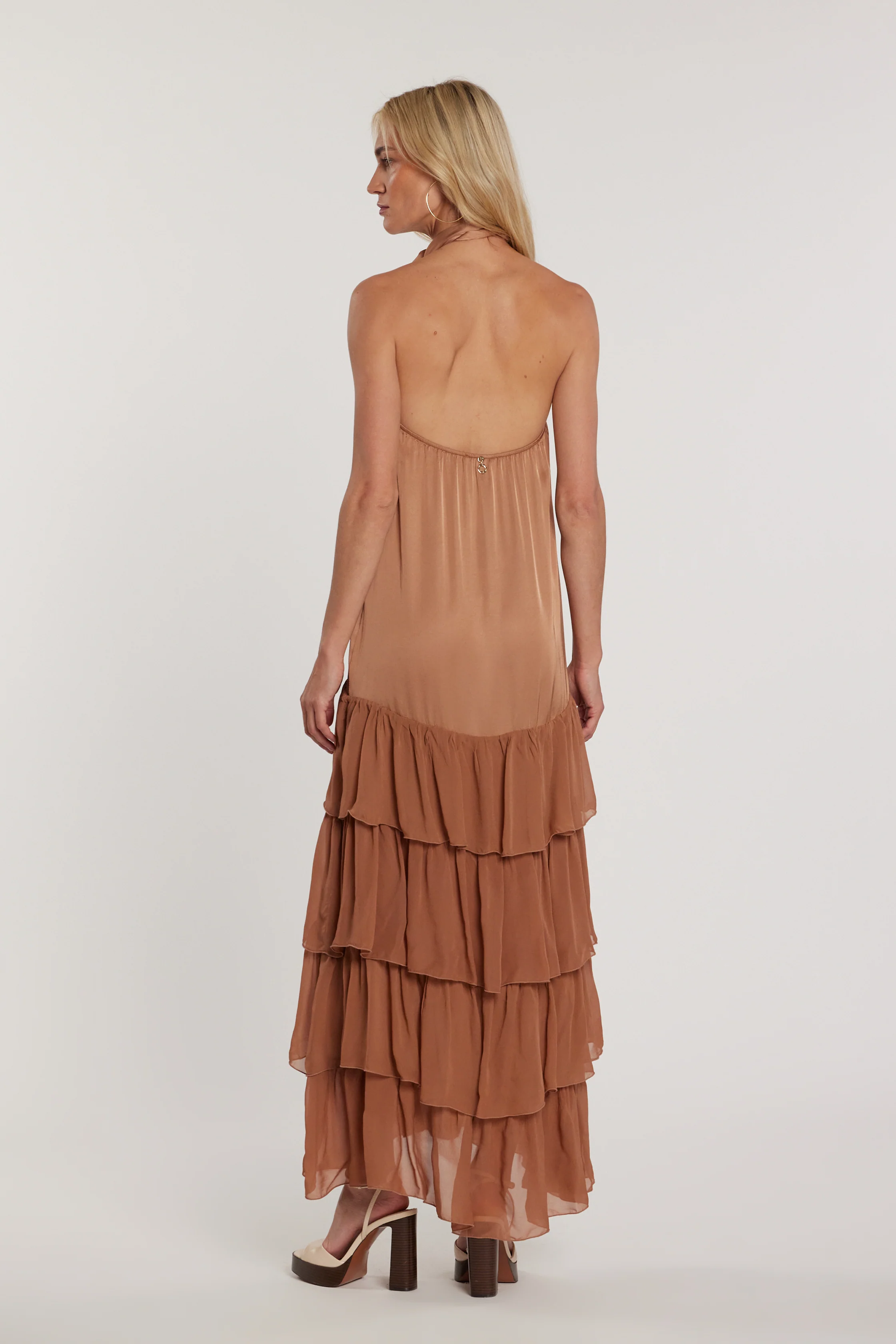 Abito MORELL lungo smanicato scollo americana con apertura sulla schiena più fusciacca più balza - Image 3