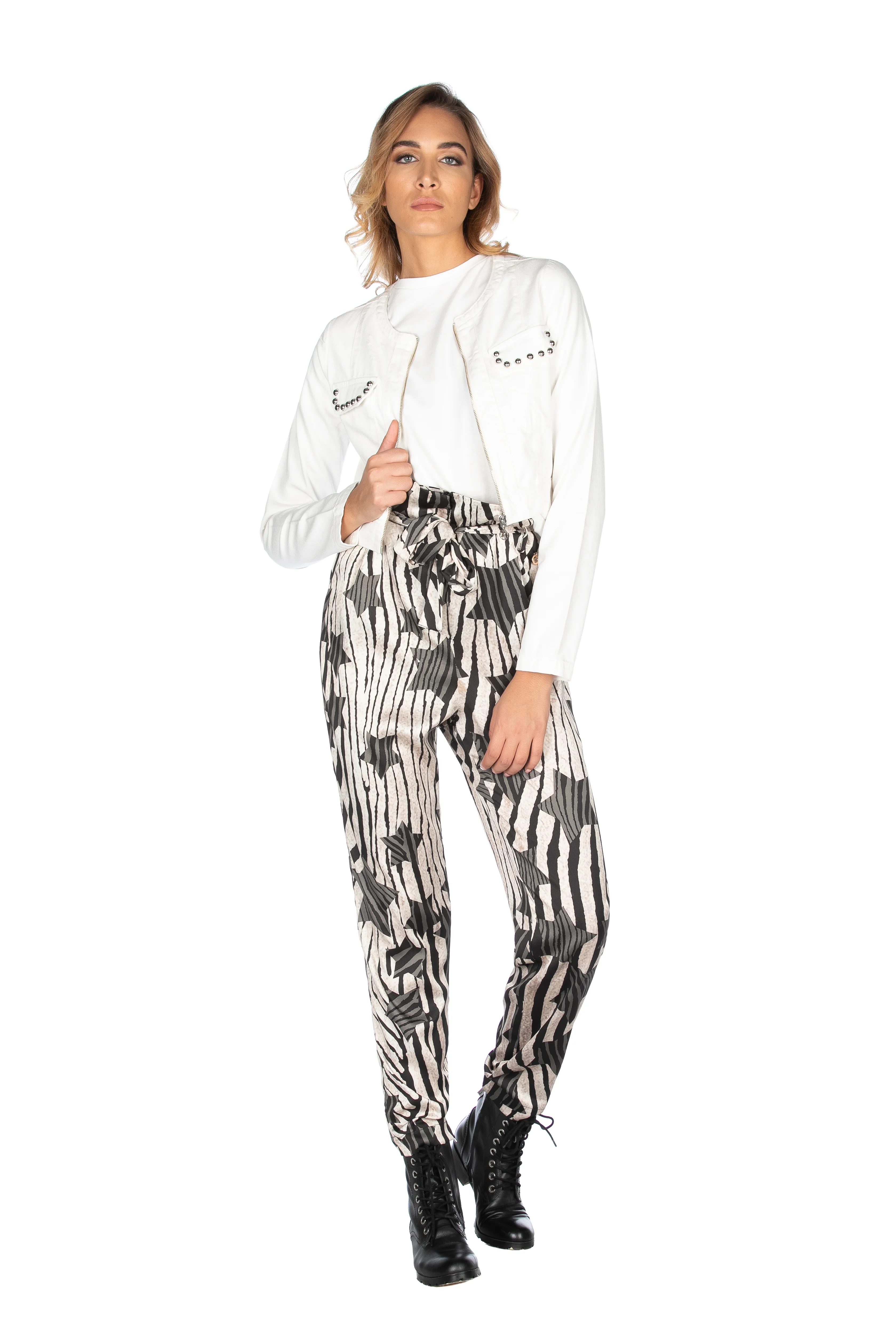 Pantaloni paperbag TRAMONSA con cintura e tasche in fantasia animalier e stelle - Image 4